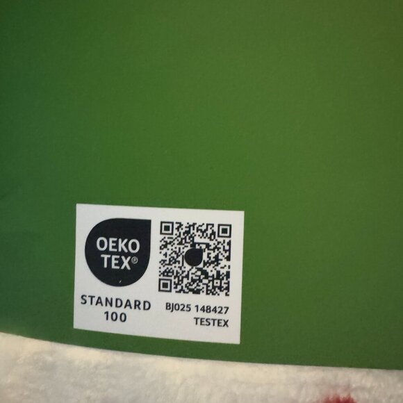 NEW Kate Spade Plush White Blanket with Red and Pink Hearts 98"X92" - Picture 4 of 6